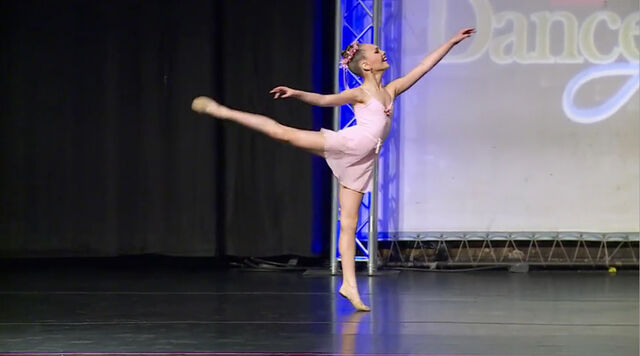 File:405 Ballerina (1).jpg