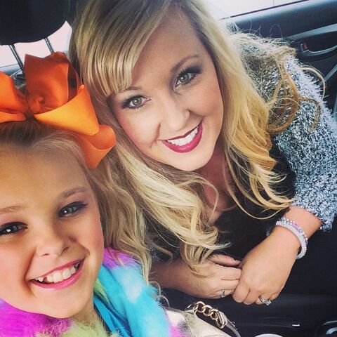 File:Jessalynn and JoJo 2014-12-06.jpg