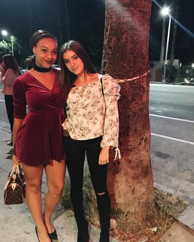 File:706 Nia and Kalani at HBF.jpg