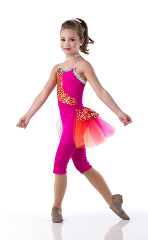 File:Cicci Mackenzie capri-pants.jpg