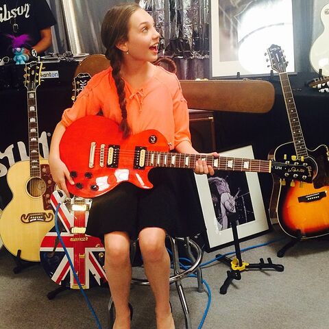 File:Maddie with Grammy gift 6Feb2015.jpg