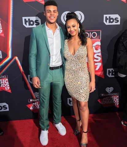 File:719 Evan and Nia at iHeart awards.jpg