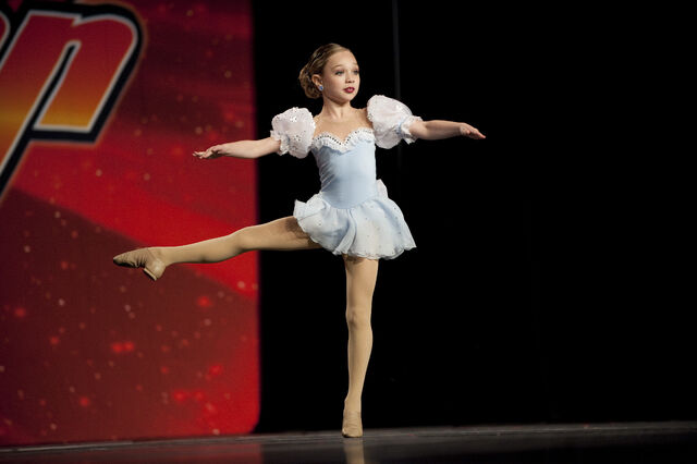 File:Dance6917.jpg