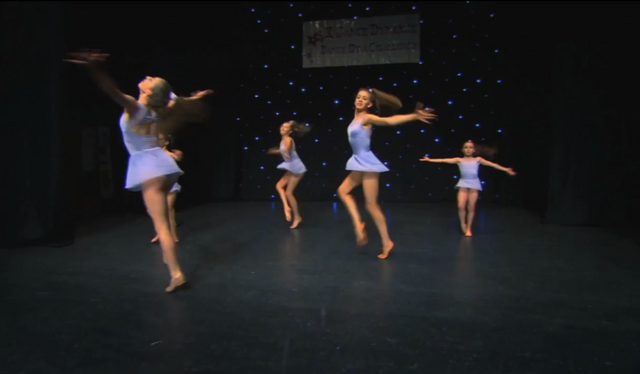 File:Dance Mums group 3.png