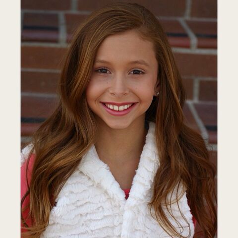 File:Caylie Almada 2015-04-14.jpg