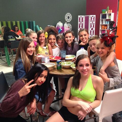 File:AUDC Season 2 with Maddie and Mackenzie 2013-09-07.jpg