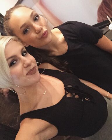 File:Rumer and Maddie 6w.jpg