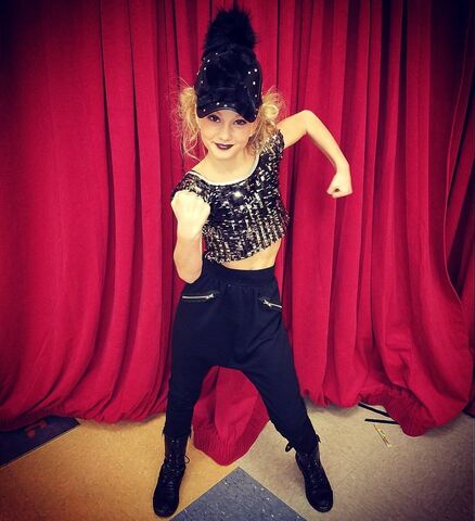 File:717 Maesi solo costume.jpg