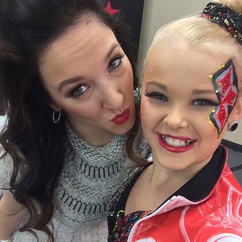 File:Gianna and JoJo 2015-01-17.jpg