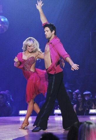 File:Chelsie-dmitry-rumba.jpg