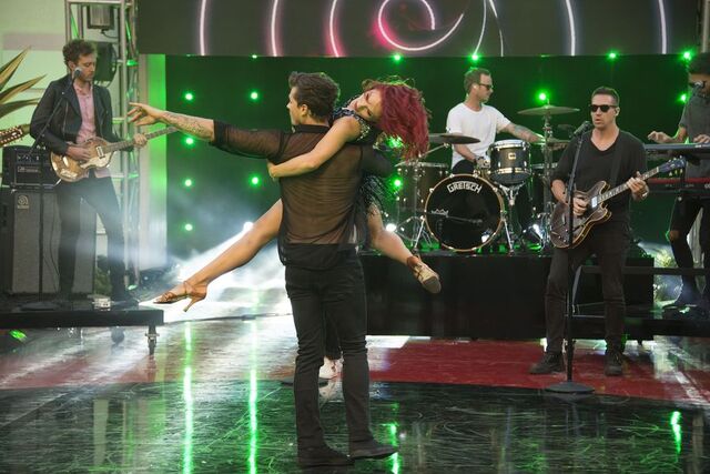 File:Sharna and Gleb S24 Week 10 Finale Night 2 4.jpg