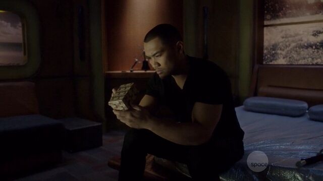 File:S01e01 365.jpg