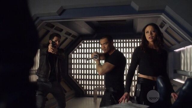 File:S01e01 224.jpg