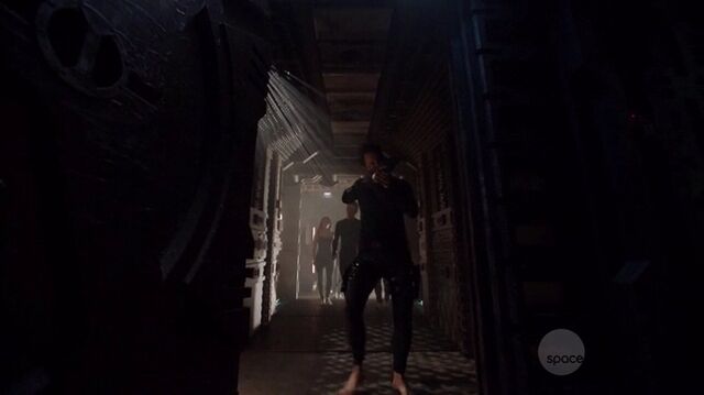 File:S01e01 66.jpg