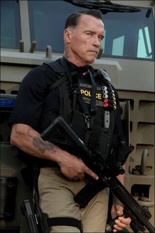 File:Arnie-in-TEN.jpg