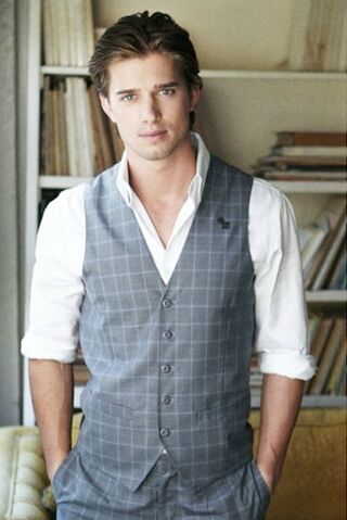 File:Drew Van Acker.jpg
