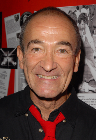 File:Barry Dennen.png