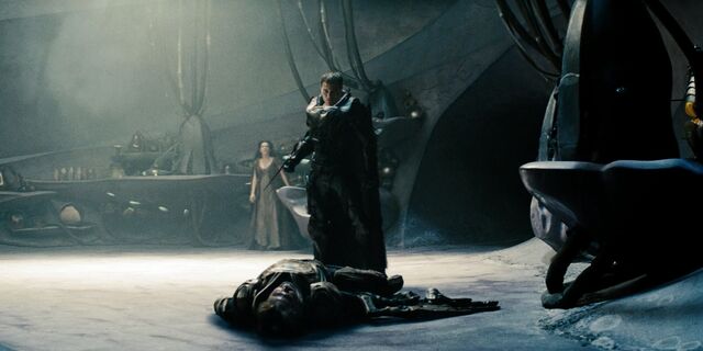 File:Zod standing over Jor-El.jpg