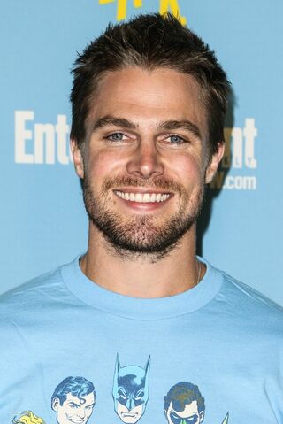 File:Stephen Amell.jpg