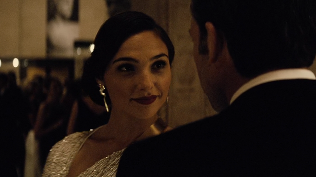 Plik:Diana Prince (DCEU) meet Bruce Wayne (2).png