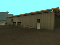 Crotchleys Depot-Außenansicht.png