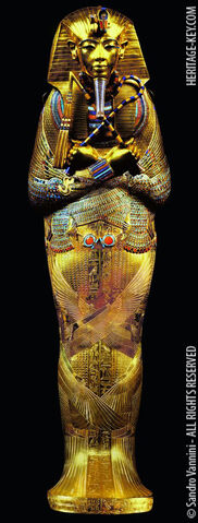 Bestand:Kingtut-inner-coffin.jpg
