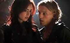 Lily-Collins-Jamie-Campbell-City-of-Bones
