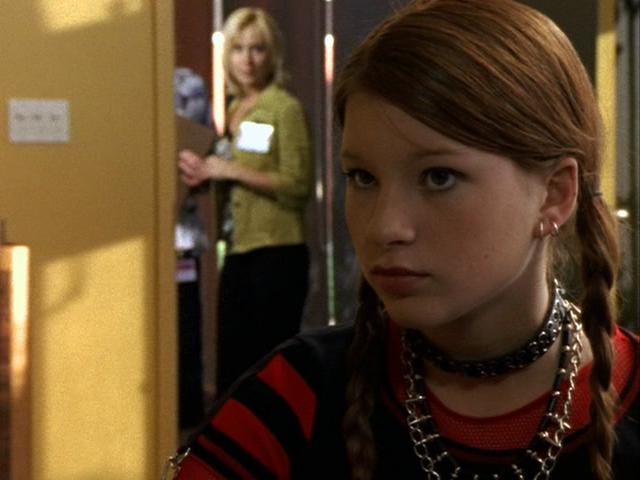 File:Ellie and Caitlin.png