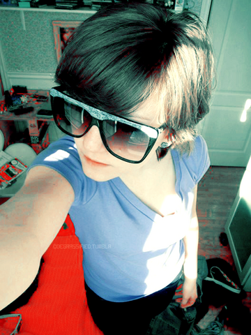 File:Tumblr lcfeckB0lK1qeegx8o1 500.png