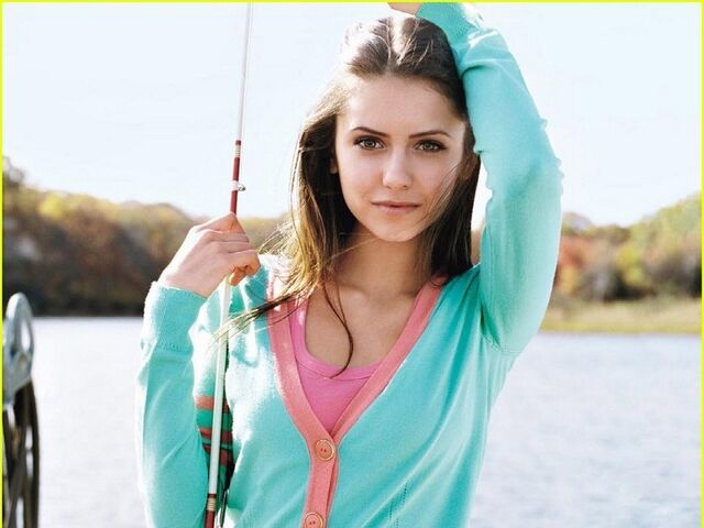 File:Nina Dobrev-52.jpg