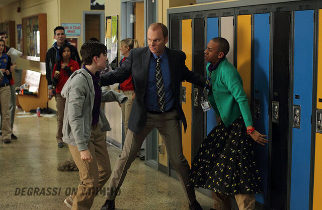File:Degrassi-episode-1107-05.jpg
