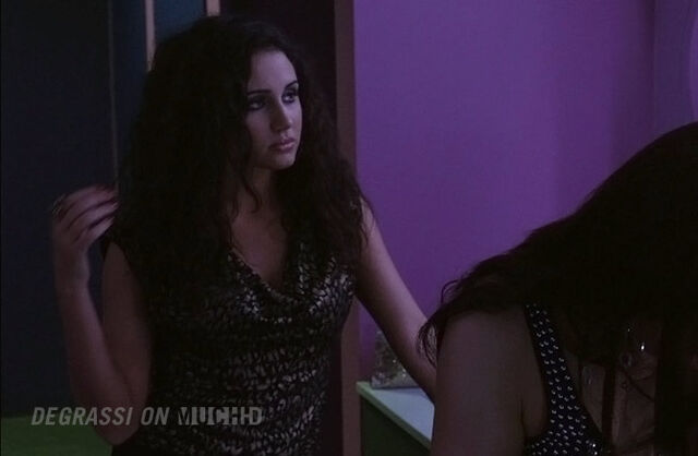 File:Degrassi-lookbook-1110-bianca.jpg