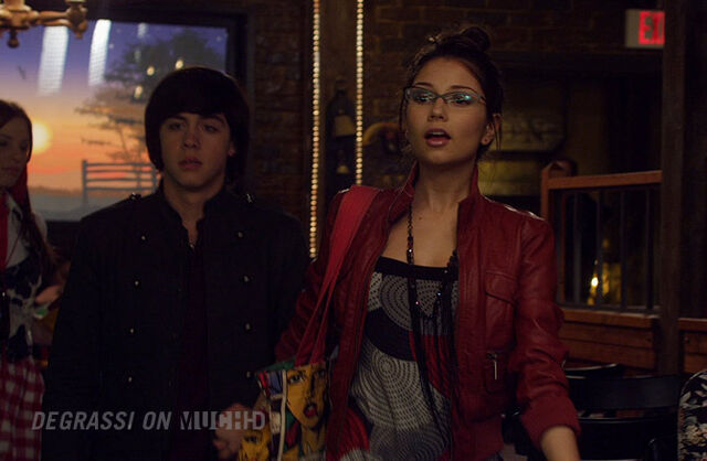 File:Degrassi-lookbook-1115-imogen.jpg