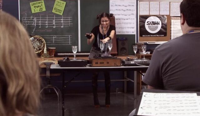 File:Imogen plays .jpg