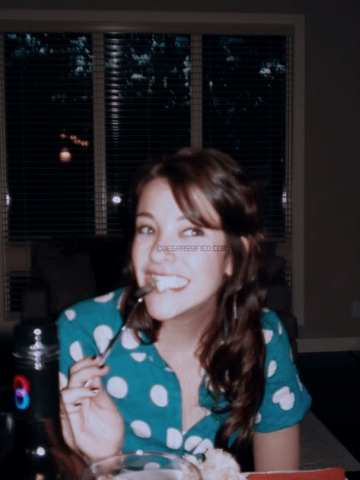 File:Tumblr lfrfgcWiyg1qeegx8o1 500.png