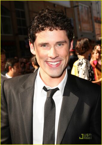 File:Ben-hollingsworth-joneses-tiff-01.jpg
