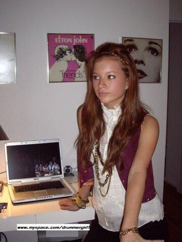 File:Aaatttttt.jpg