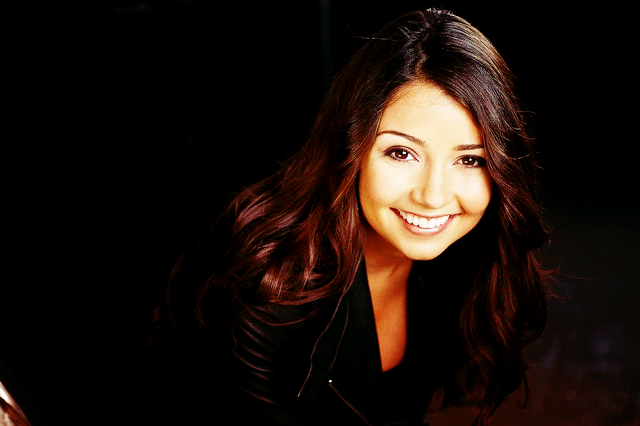 File:Cristine Prosperi-3.png