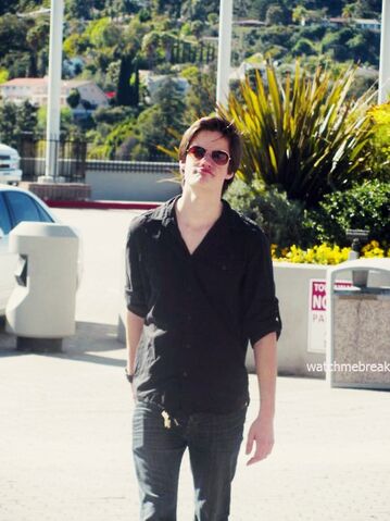 File:Tumblr lpl7wwSTV21qdg8qzo1 500.jpg