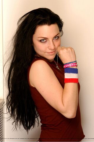 File:Amylee 1301103143.jpg