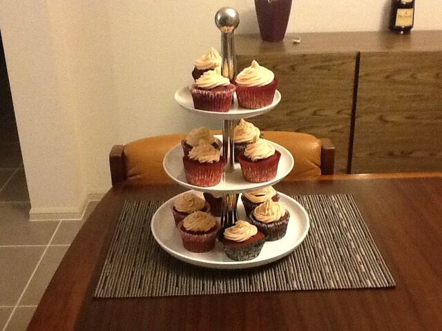 File:Redvelvetcupcakes.jpg