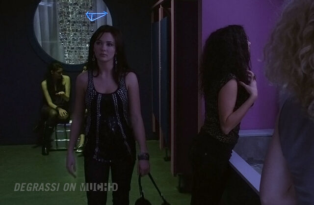 File:Degrassi-lookbook-1110-anya01.jpg