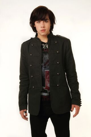 File:Eli-Goldsworthy-eli-goldsworthy-23238878-467-700.jpg