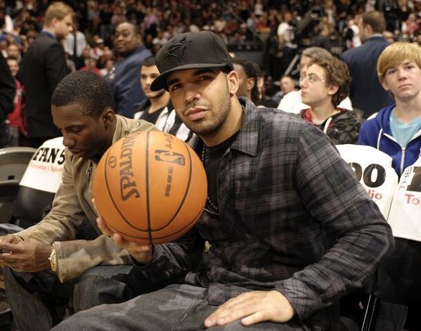 File:Drake-aubrey-drake-graham-11337465-660-519.jpg