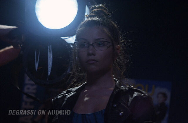 File:Degrassi-lookbook-1121-imogen.jpg