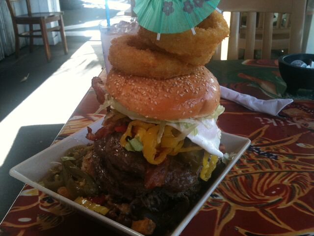 File:Nice Burger Yummy 001.jpg