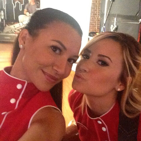 File:Rs 600x600-130829145321-600.naya-rivera-demi-lovato-glee.ls.82913 copy.jpg