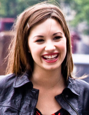 File:Demi Lovato 2 cropped.jpg