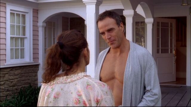 File:Susan catches Karl.jpg
