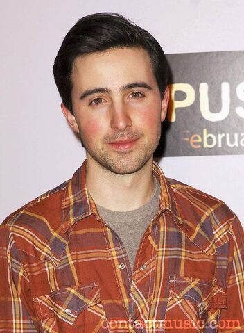 File:Josh Zuckerman.jpg